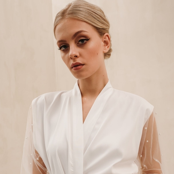 Bride Getting Ready Robe - Picture 2 of 6